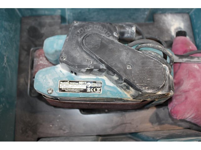 Vlakschuurmachine makita in kunststof koffer. - afbeelding 2 van  3