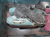 Vlakschuurmachine makita in kunststof koffer. - afbeelding 2 van  3