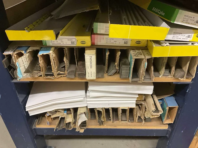 Vlaktafel met inhoud - afbeelding 4 van  9