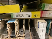 Vlaktafel met inhoud - afbeelding 8 van  9