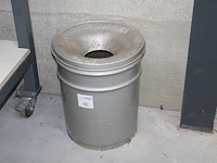 Vlamdovende prullenbak. hoogte 50 cm. - afbeelding 1 van  2
