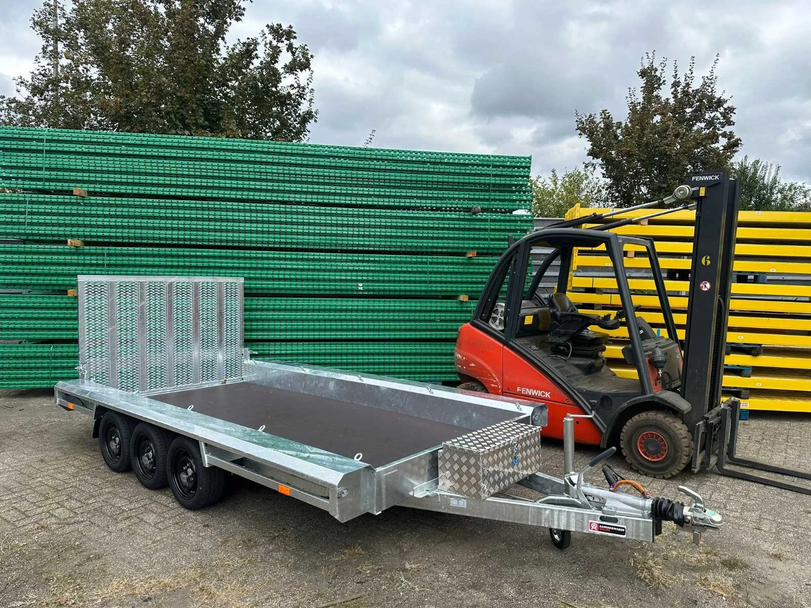 Vlemmix machinetransporters, magazijnstellingen, bribus keukens, takuma efoil