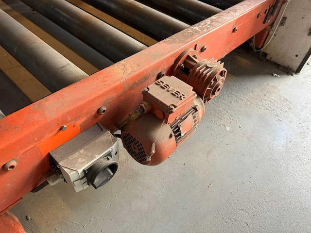 Vliegtuig ladingsbaan stalen rollenbaan met motoren (2x) - afbeelding 2 van  21