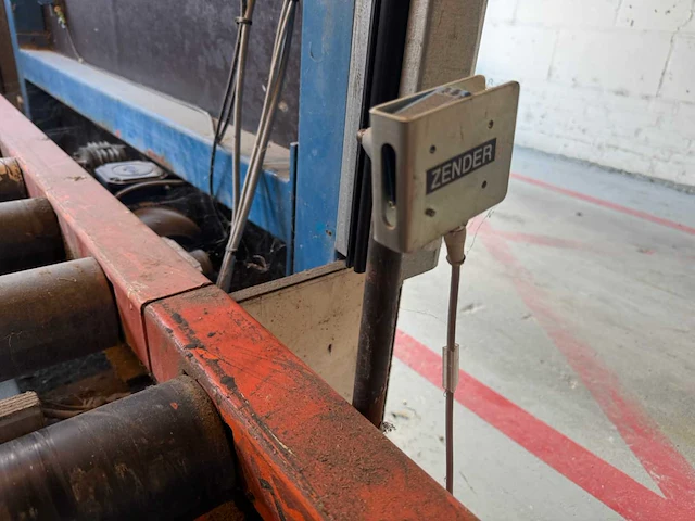 Vliegtuig ladingsbaan stalen rollenbaan met motoren (2x) - afbeelding 3 van  21