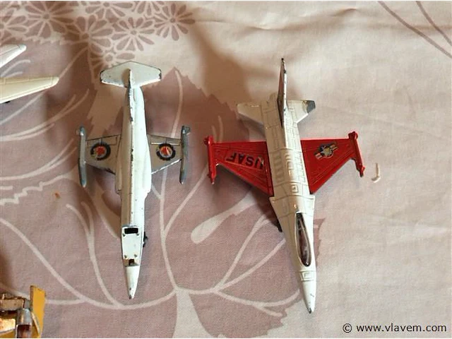Vliegtuigjes matchbox… - afbeelding 4 van  4