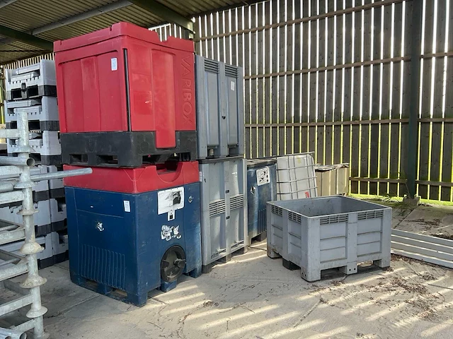 Vloeistof opslagcontainer (7x) - afbeelding 1 van  6
