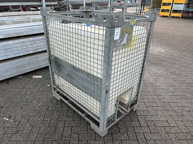 Vloeistoftank in frame - afbeelding 1 van  8