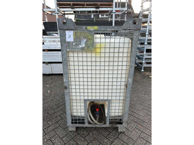 Vloeistoftank in frame - afbeelding 2 van  8