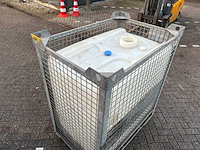 Vloeistoftank in frame - afbeelding 8 van  8