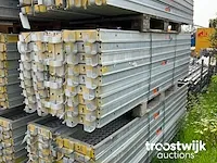 Vloerdeel / vlonder buisoplegging - afbeelding 1 van  3