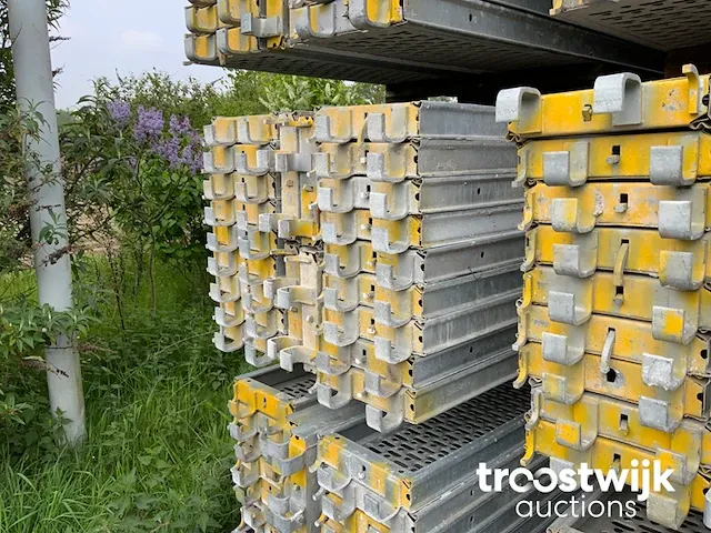 Vloerdeel / vlonder buisoplegging - afbeelding 3 van  3