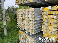 Vloerdeel / vlonder buisoplegging - afbeelding 3 van  3
