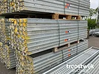 Vloerdeel / vlonder buisoplegging - afbeelding 1 van  3