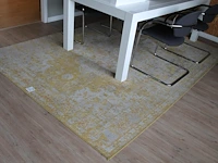 Vloerkleed. afmeting290 x 203 cm. - afbeelding 1 van  1