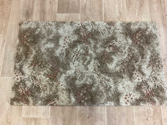 Vloerkleed (huisvlijt!) - afbeelding 1 van  2