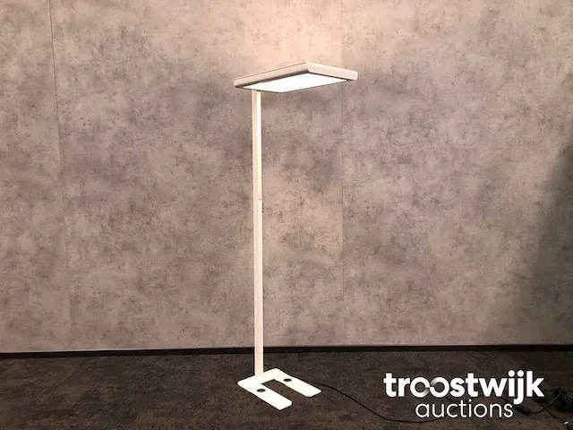 Vloerlamp - titus bernhard - afbeelding 3 van  11