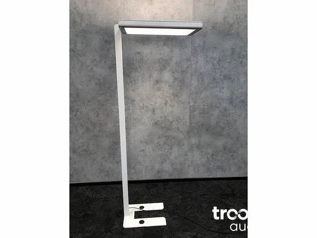 Vloerlamp - titus bernhard - afbeelding 9 van  11