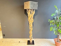 Vloerlamp met voet van lianen - afbeelding 1 van  5