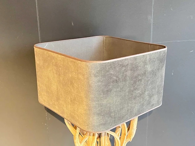 Vloerlamp met voet van lianen - afbeelding 2 van  5