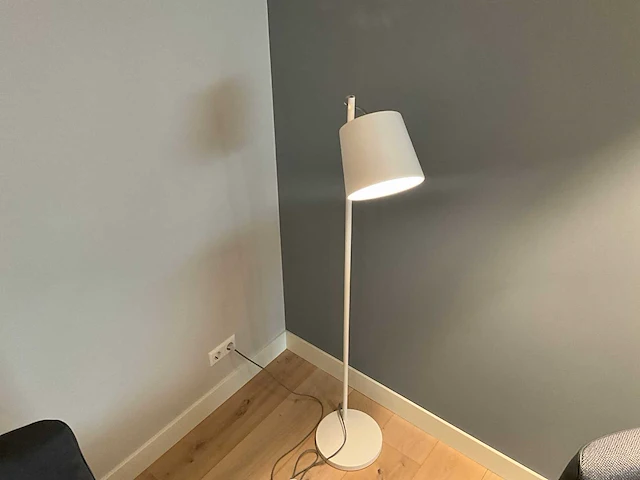 Vloerlamp - afbeelding 1 van  2