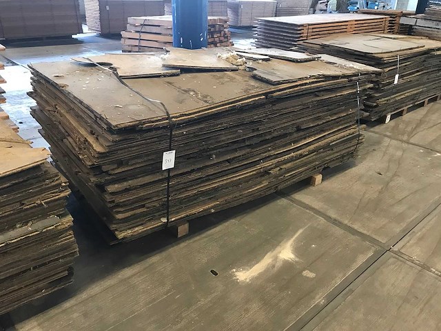 Vloerplaten gebruikt spaanplaat - afbeelding 1 van  2