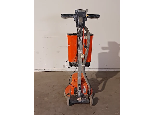 Vloerschuurmachine roterend - 230v numatic, hfm 1515, bouwjaar 2016 - afbeelding 7 van  12