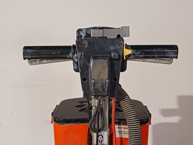 Vloerschuurmachine roterend - 230v numatic, hfm 1515, bouwjaar 2016 - afbeelding 8 van  12