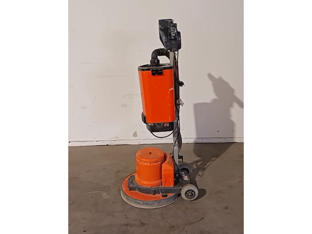 Vloerschuurmachine roterend - 230v numatic, hfm 1515, bouwjaar 2016 - afbeelding 9 van  12