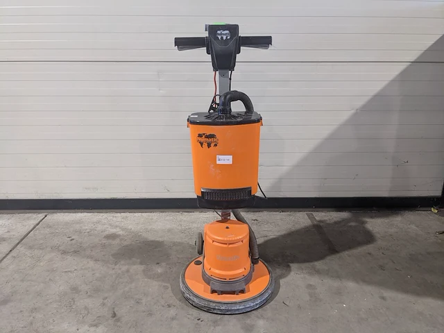 Vloerschuurmachine roterend - 230v numatic, hfm 1515, bouwjaar 2023 - afbeelding 1 van  10