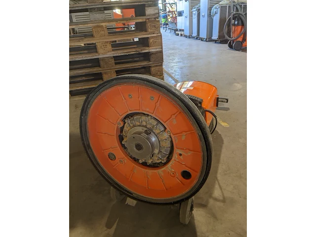 Vloerschuurmachine roterend - 230v numatic, hfm 1515, bouwjaar 2023 - afbeelding 10 van  10