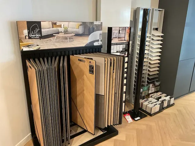 Vloerstalen + displays - afbeelding 1 van  11