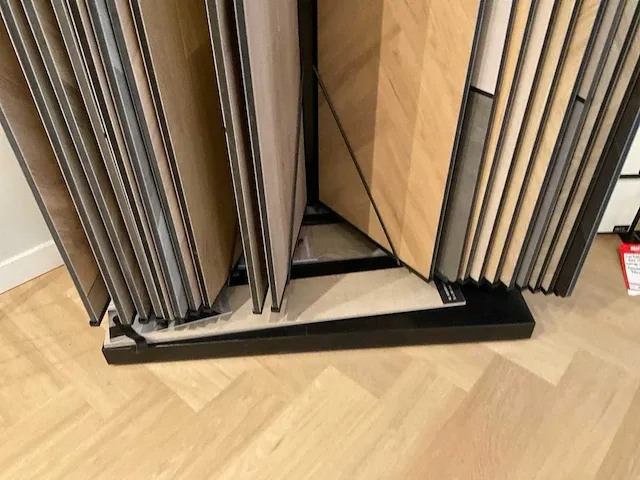 Vloerstalen + displays - afbeelding 6 van  11