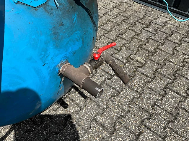 Vlt zuigercompressor 1000 liter tank - afbeelding 4 van  13