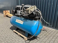 Vlt zuigercompressor 1000 liter tank - afbeelding 7 van  13