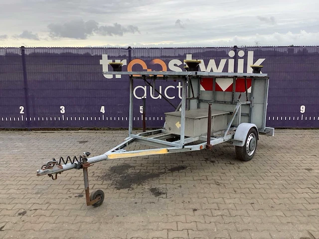 Vluckstrookwagen/voorwaarschuwingswagen - afbeelding 4 van  11