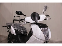 Vmoto elektrische scooter 45 km p/u wit - afbeelding 3 van  5