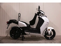 Vmoto elektrische scooter 45 km p/u wit - afbeelding 5 van  5