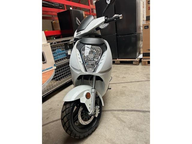 Vmoto elektrische scooter 45 km p/u wit - afbeelding 7 van  13