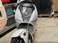 Vmoto elektrische scooter 45 km p/u wit - afbeelding 7 van  13