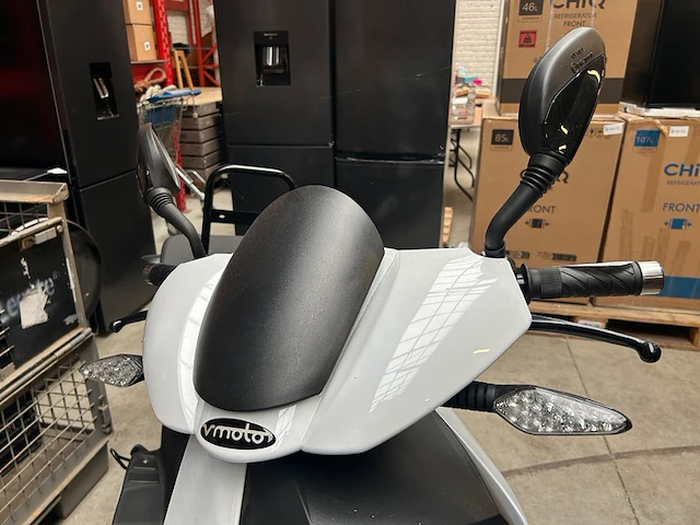 Vmoto elektrische scooter 45 km p/u wit - afbeelding 8 van  13