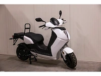 Vmoto elektrische scooter