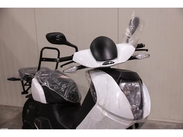 Vmoto elektrische scooter - afbeelding 3 van  8