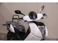 Vmoto elektrische scooter - afbeelding 3 van  8