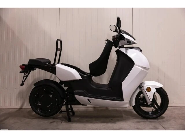 Vmoto elektrische scooter - afbeelding 5 van  8