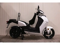 Vmoto elektrische scooter - afbeelding 5 van  8