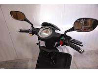 Vmoto elektrische scooter - afbeelding 8 van  8