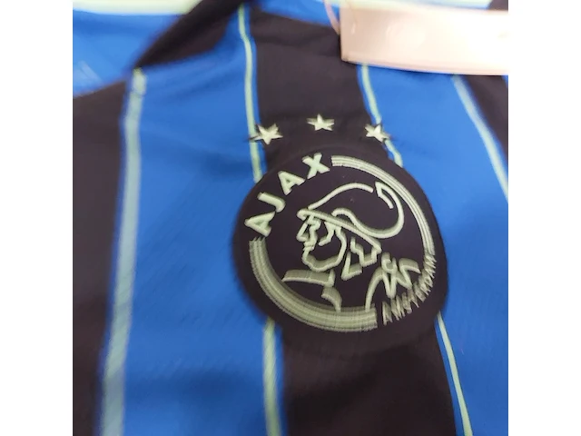 Voetbalshirt " ajax amsterdam " en aanvoerdersband, adidas - afbeelding 11 van  14