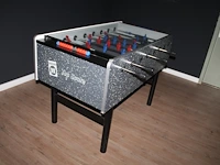 Voetbaltafel topscore. afmeting 142 x 74 x 94 cm. let op! staat op eerste verdieping.