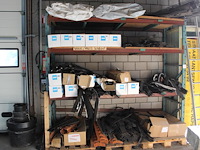 Vogel- en muisschroten in diverse maten en uitvoering in stelling. - afbeelding 1 van  5