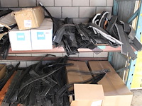 Vogel- en muisschroten in diverse maten en uitvoering in stelling. - afbeelding 2 van  5